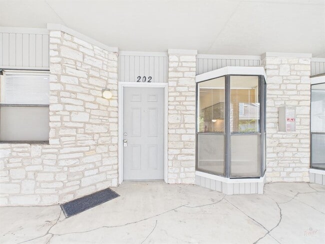 Building Photo - 2604 Salado St