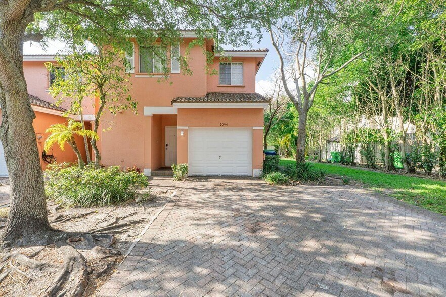 Building Photo - 9090 NW 40th Pl