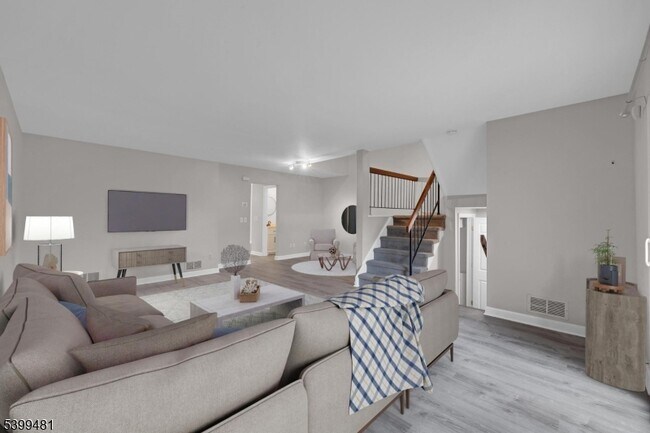 Building Photo - 107 Wimbledon Square