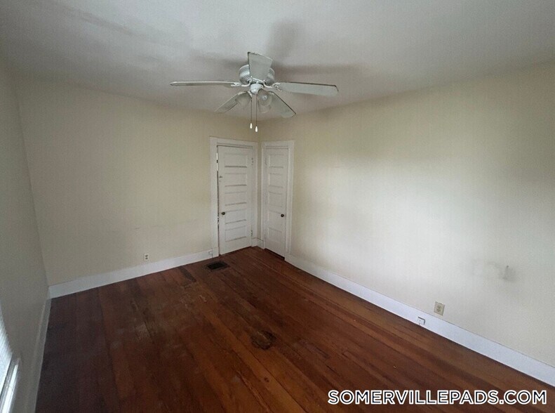 Building Photo - 27R Albion St