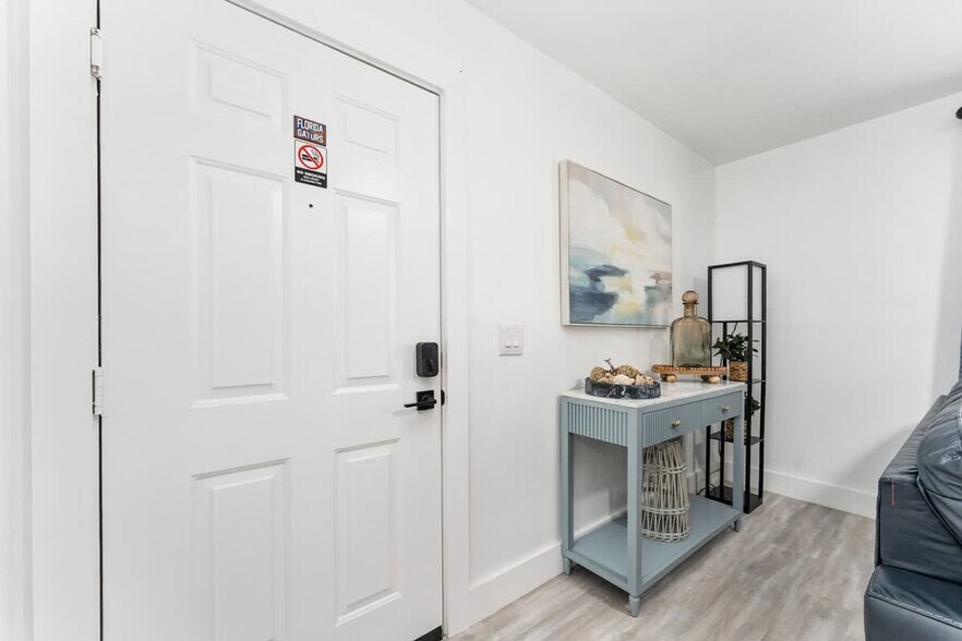 Building Photo - 2360 SW Archer Rd