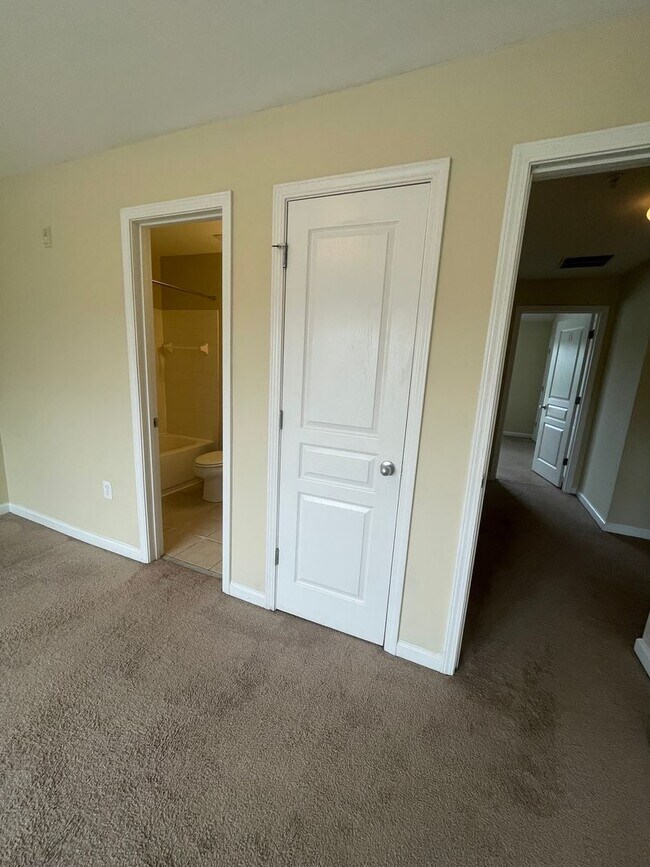 Building Photo - 17-1727 BBCH