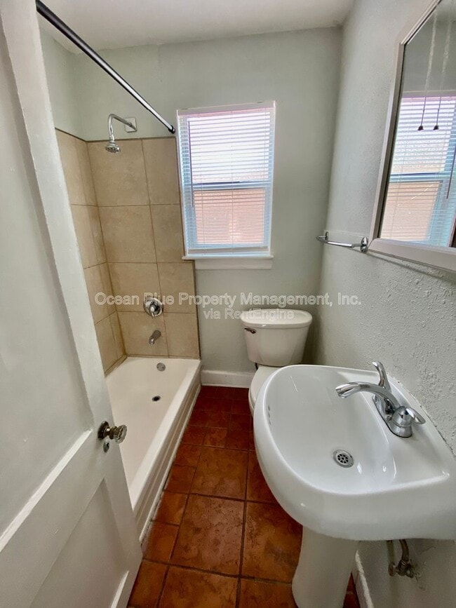 Building Photo - 1310 28th St N