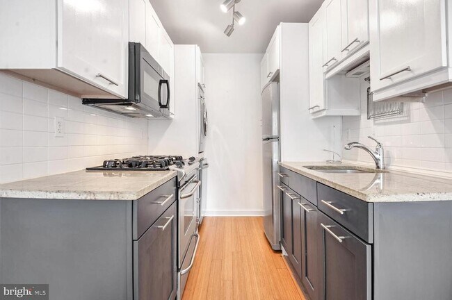Building Photo - 2639 15th St NW
