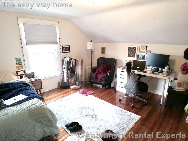 Building Photo - 26 Dover St