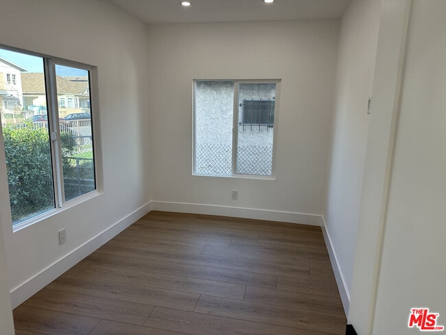 Building Photo - 1862 W 25th St