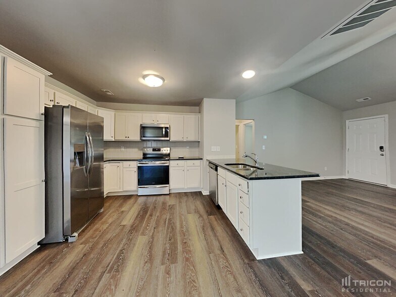 Building Photo - 221 Cornfield Ln