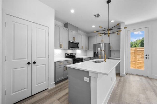 Building Photo - 4612 Crown Grove Ln