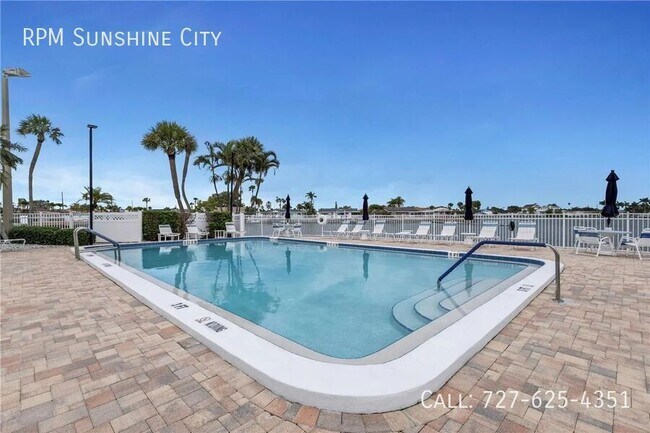 Building Photo - 400 64th Ave