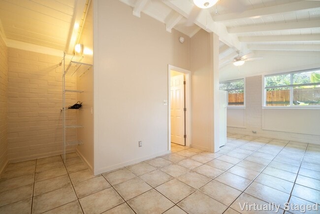Building Photo - $2,200 /  Single Family Studio Home with 1...