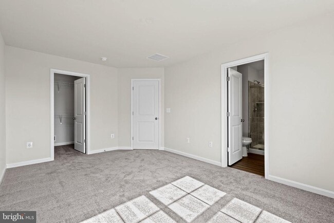 Building Photo - 136 Winterplace Dr