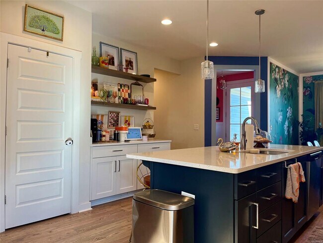 Building Photo - 876 Hedgefield Way