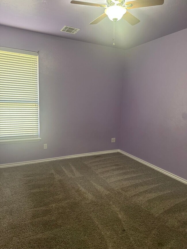 Building Photo - Home in Gated Community also In Deer Creek Schools