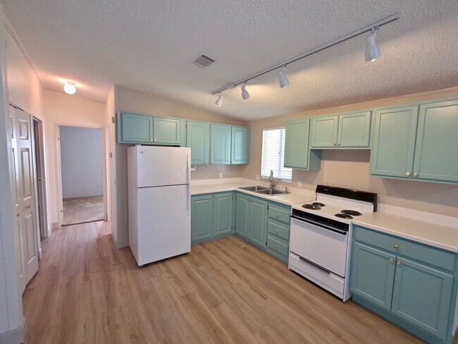 Building Photo - 5443 Bannock St