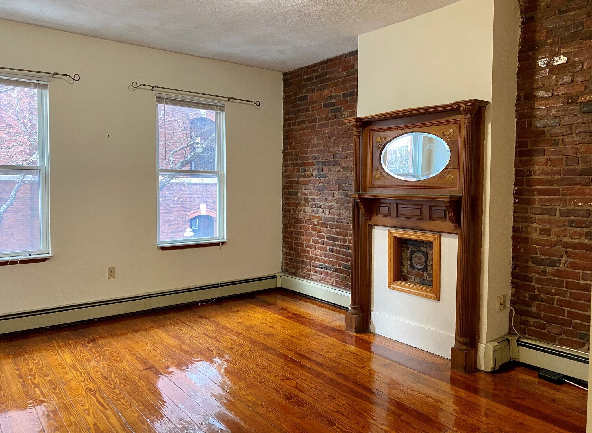 Building Photo - 69 Baldwin St