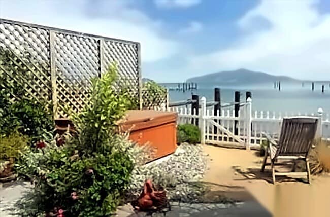 Building Photo - Beachfront 4BR/4BA on Swede's Beach — Private Beach Access, Panoramic Bay Views | Old Town Sausalito