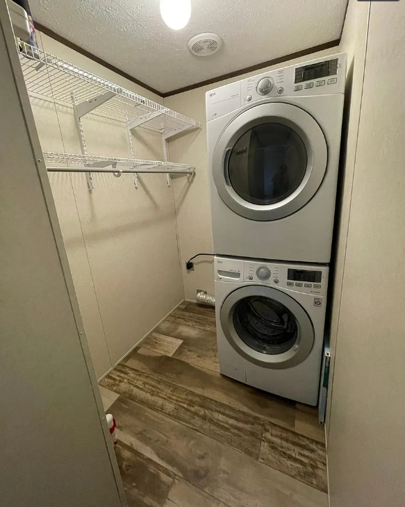 Building Photo - 161 Burr Rd