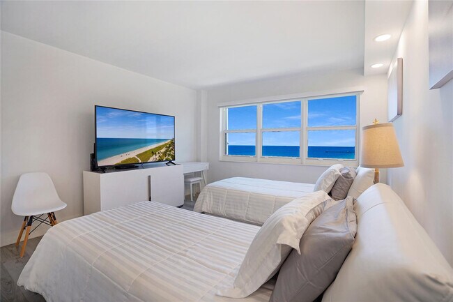 Building Photo - 5100 N Ocean Blvd