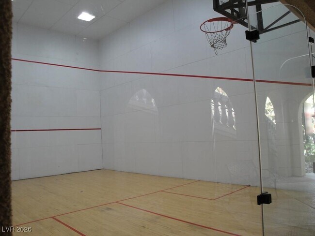 Building Photo - 220 E Flamingo Rd