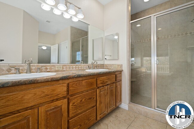Building Photo - Gorgeous 4 Bedroom | 3.5 Bath