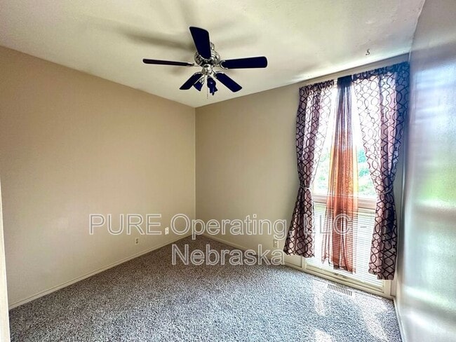 Building Photo - 1631 N 109th Plaza