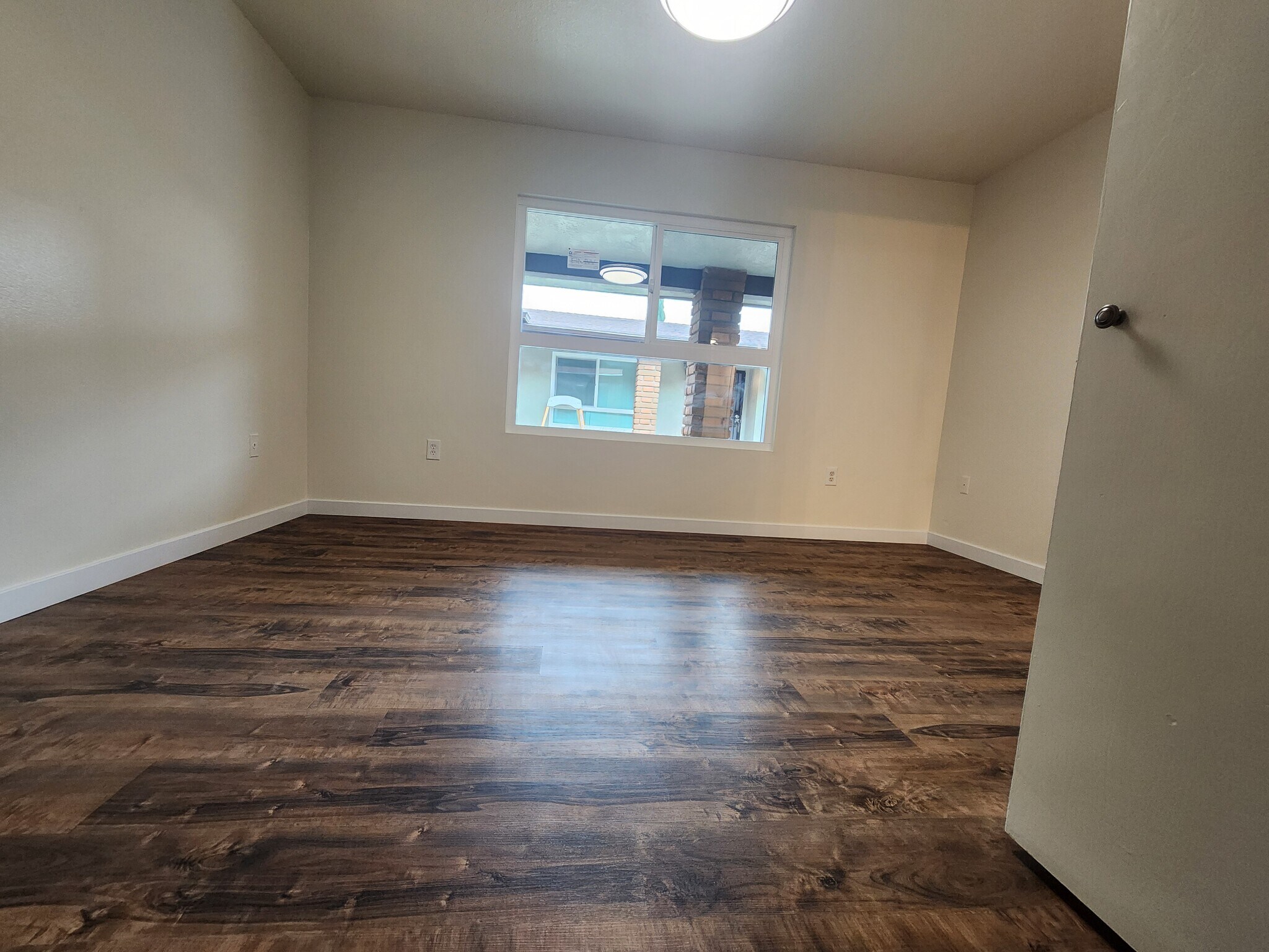 Room 1 - 431 S Simpson Ave