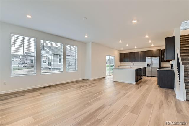 Building Photo - 4858 Astor Pl