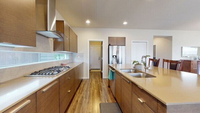 Building Photo - Auburn Lakeland Hills area/Lakeview Community- 4 bedroom 2.5 bathroom with AC - Available May 5th!