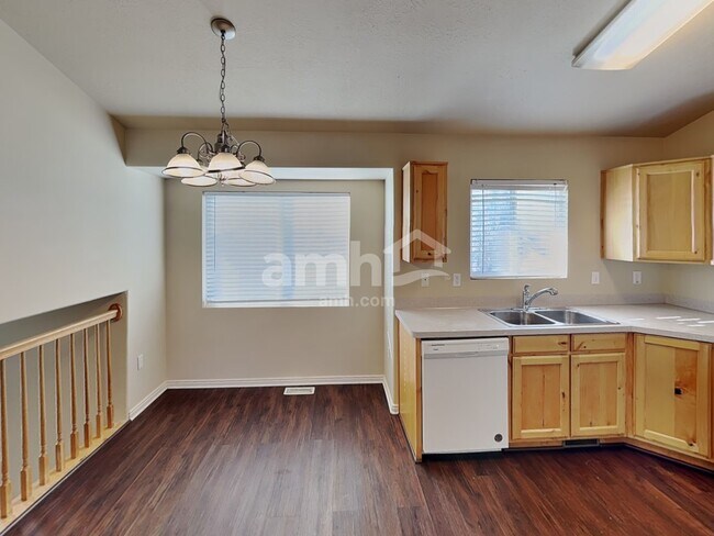 Building Photo - 1991 W 550 N