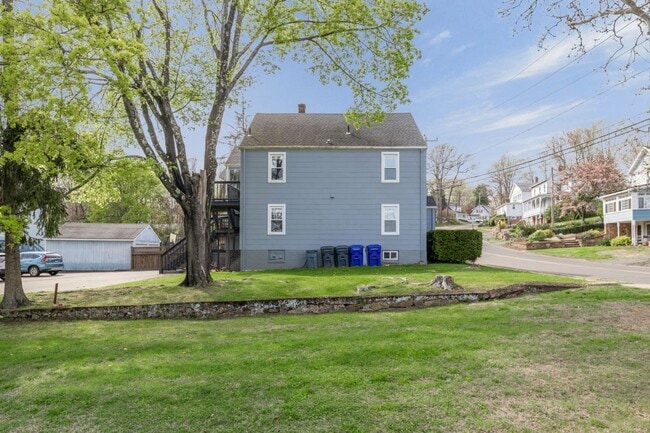 Building Photo - 46 Ivy St