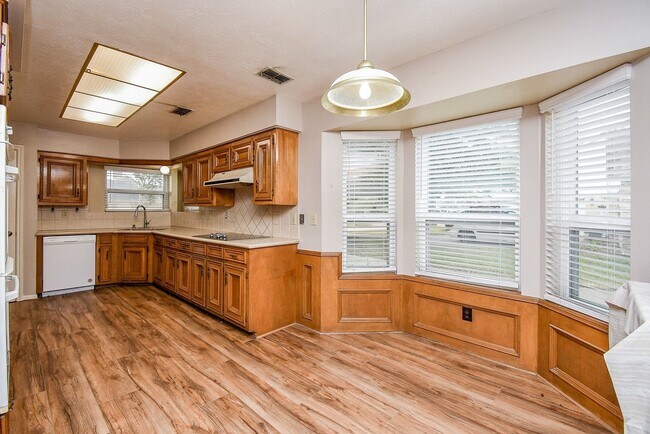 Building Photo - 15502 Rio Plaza Dr