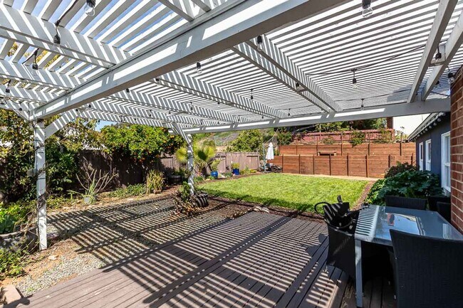 Building Photo - ** AMAZING ALLIED GARDENS 3/2 HOME 2 CAR G...