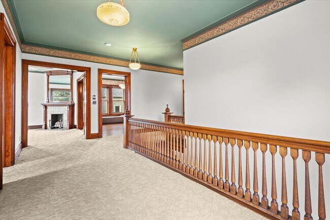 Building Photo - 2581 N Maryland Ave