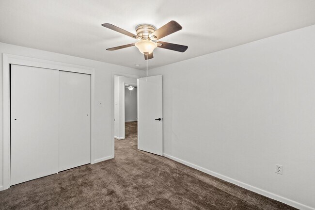 Building Photo - $200 OFF RENT FOR YOUR FIRST THREE MONTHS!...