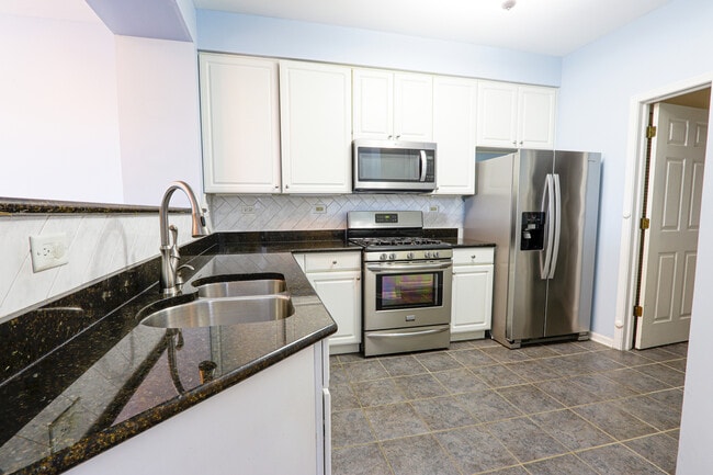 Building Photo - 2973 Kentshire Cir