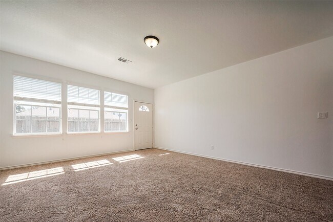 Building Photo - 5906 Yaupon Ridge Dr
