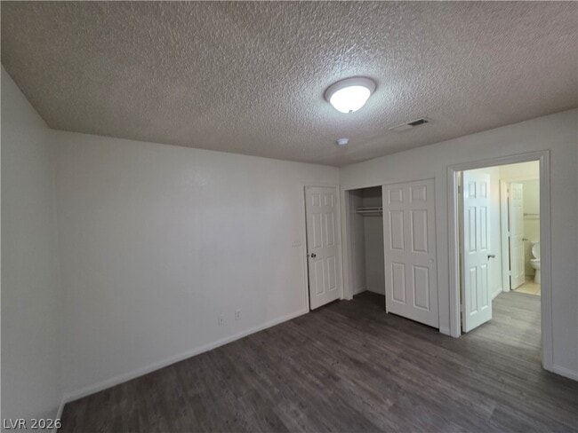 Building Photo - 6561 Avon Ct