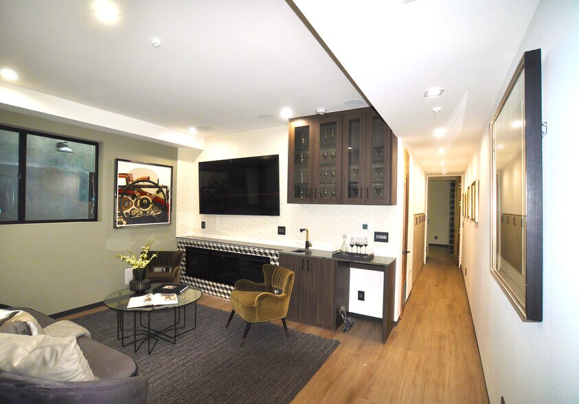 Building Photo - 838 California Ave