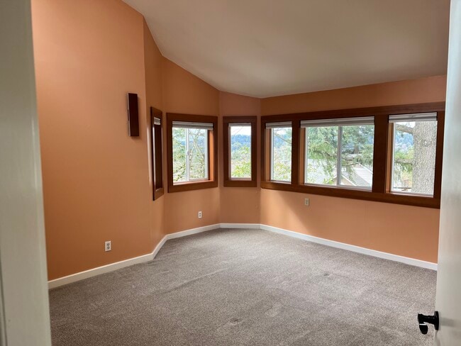 Building Photo - 9400 SW 3rd Ave