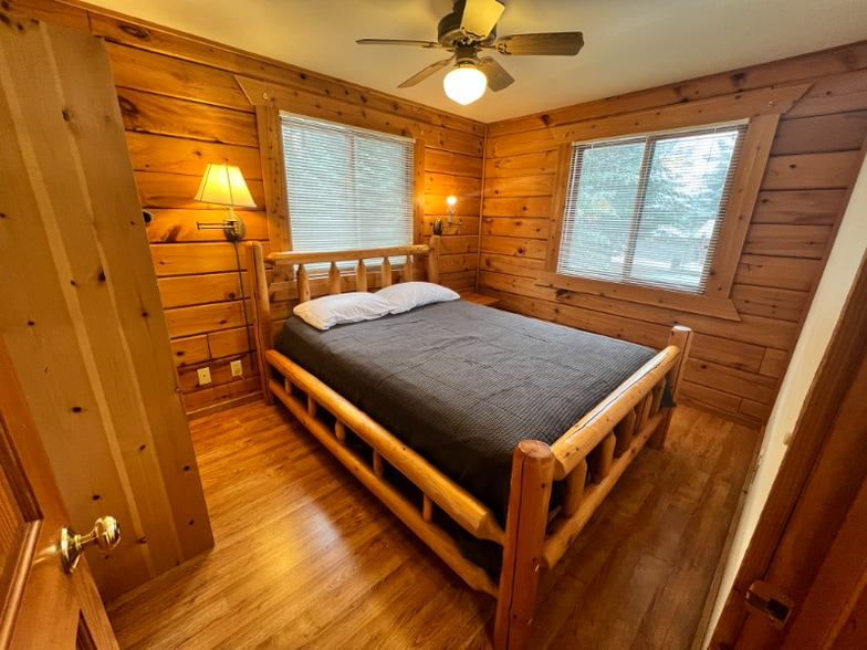 Building Photo - 207 Blossom Dr
