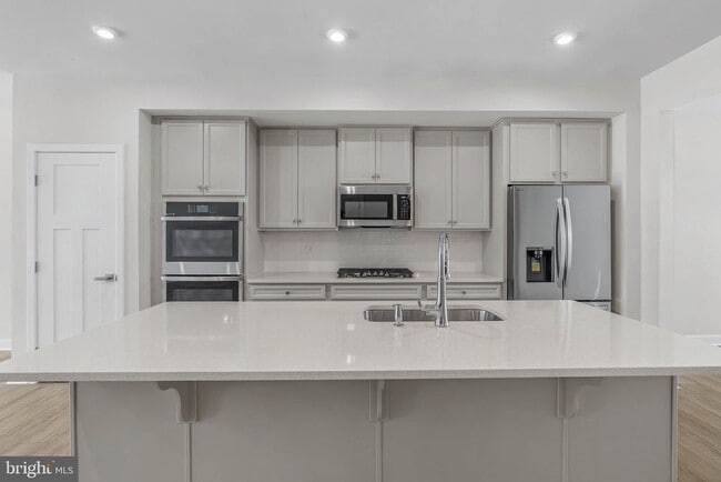 Building Photo - 88 Rosemary Wy