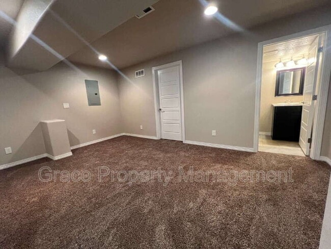 Building Photo - 6107 Kochia Ct