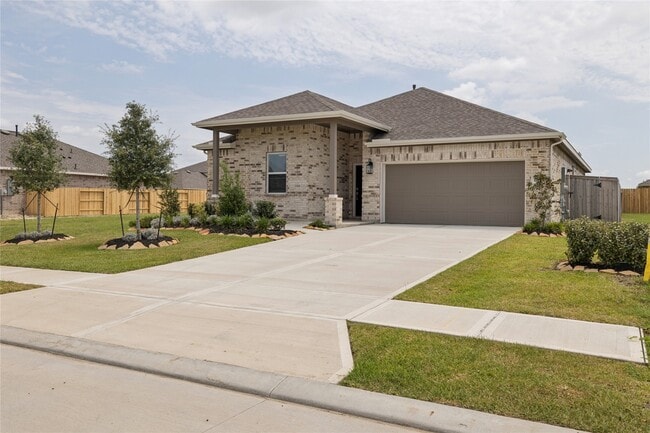 Building Photo - 693 Daniels Lk Ln