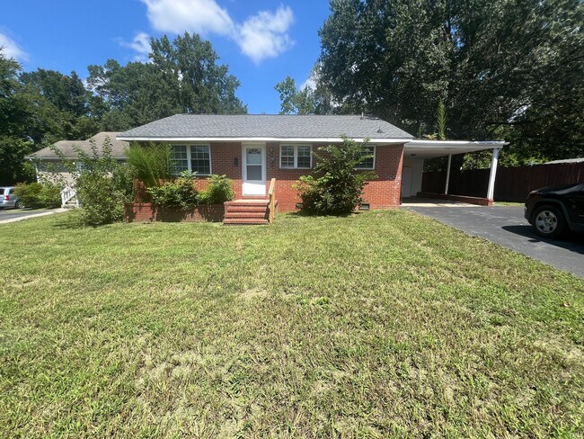 Building Photo - Room in House on Beck St