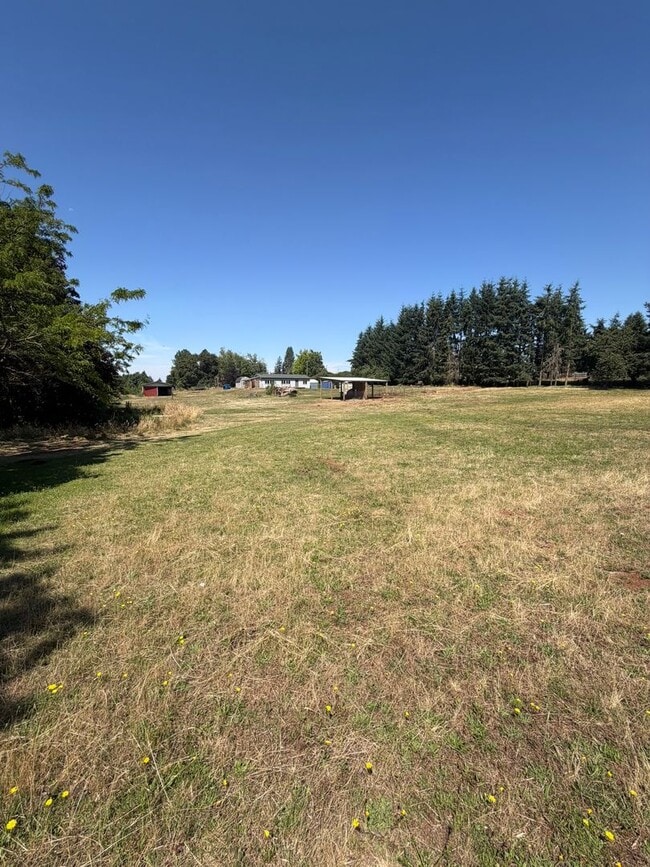 Building Photo - 2.5 Acres with Barn across from Lacomb School!