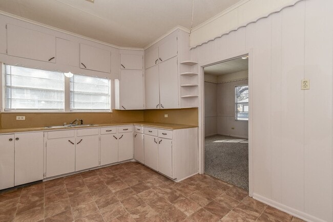 Building Photo - 3715 Eutopia St