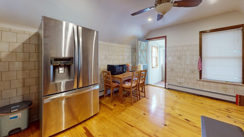 Building Photo - 15 Stanley Ave