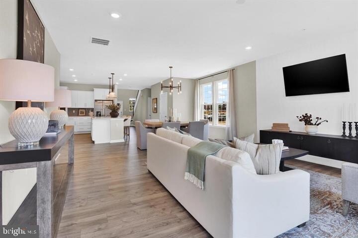 Building Photo - 491 Hanson St