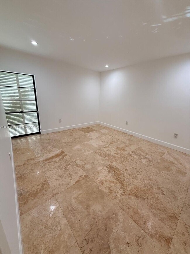 Building Photo - 15315 Loch Isle Dr W