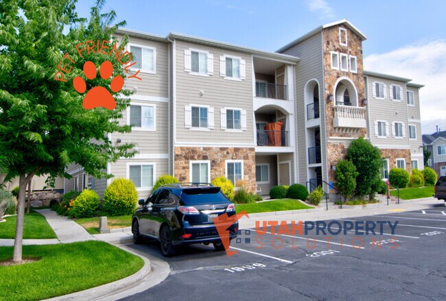 Primary Photo - 1807 N Crest Rd